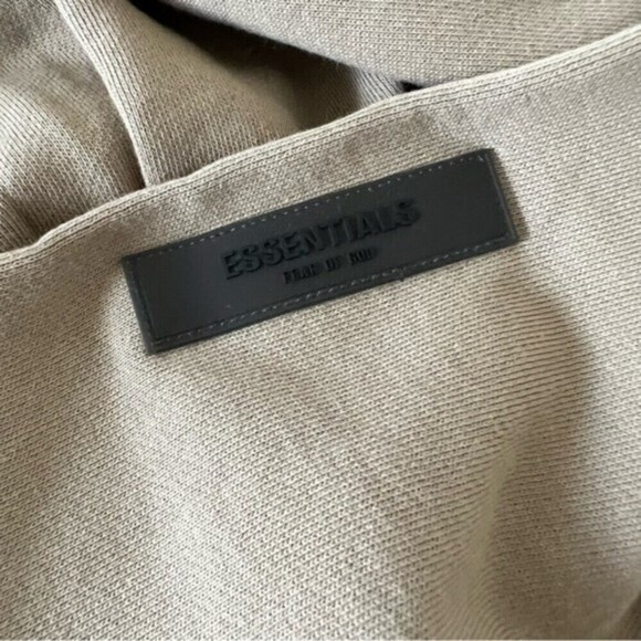 NWT Fear of God Essentials Oversized 77 Hoodie SZ Large - Picture 7 of 9